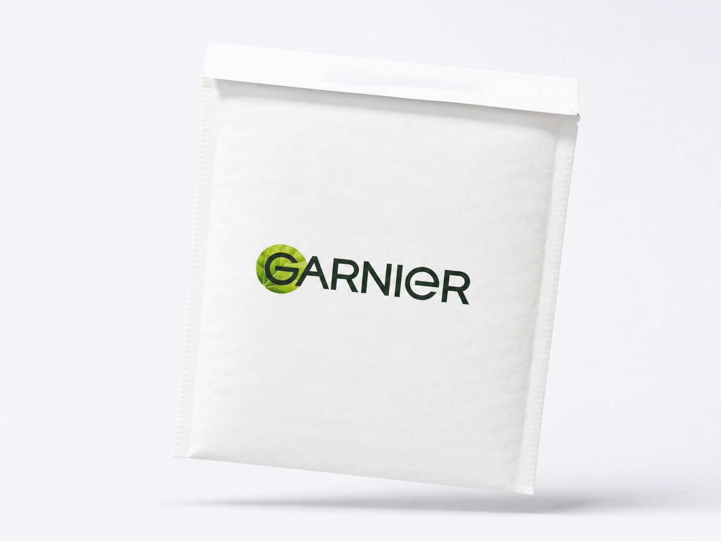 Garnier logo on a white background